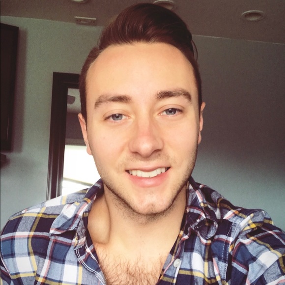 Meet your Posher, Devin - Picture 1 of 5